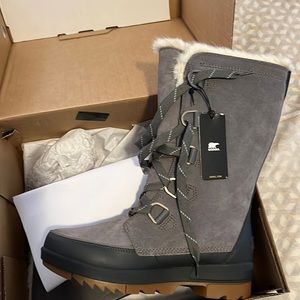 New with tags Sorel tie up boots size 10